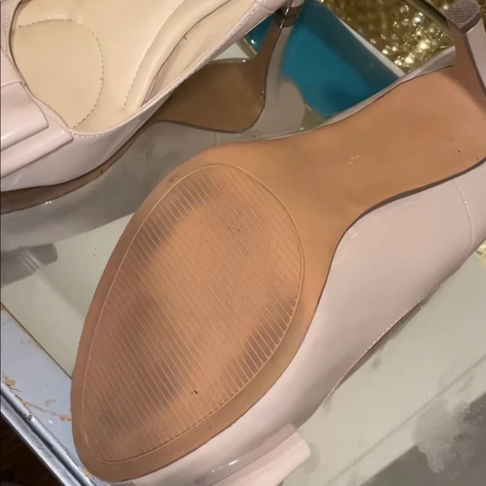 Shoes - Picture 4 of 5